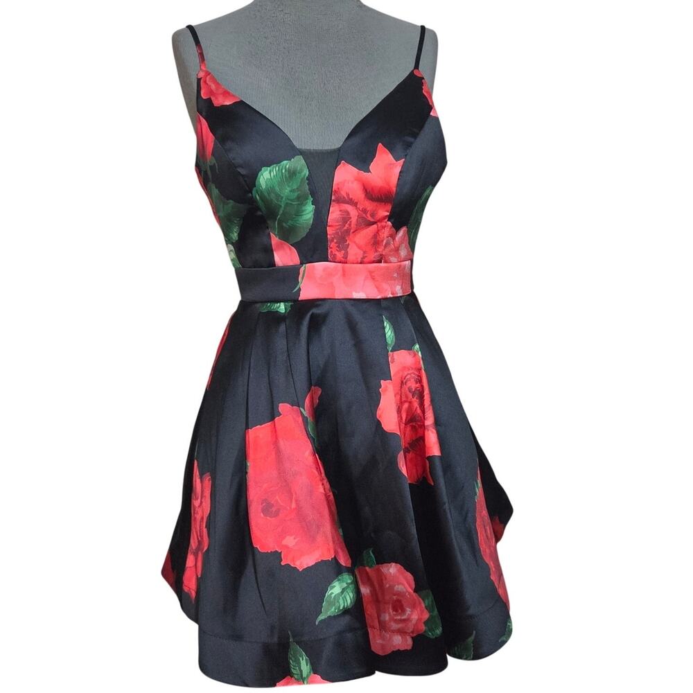 Black Floral Sleeveless Mini Dress Size 1/2